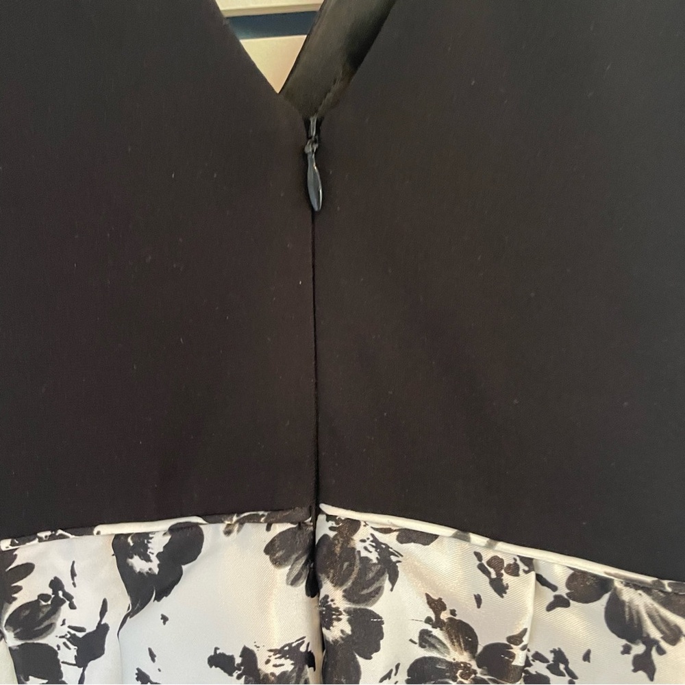 Women’s size one black and white floral mini dress - Picture 6 of 8